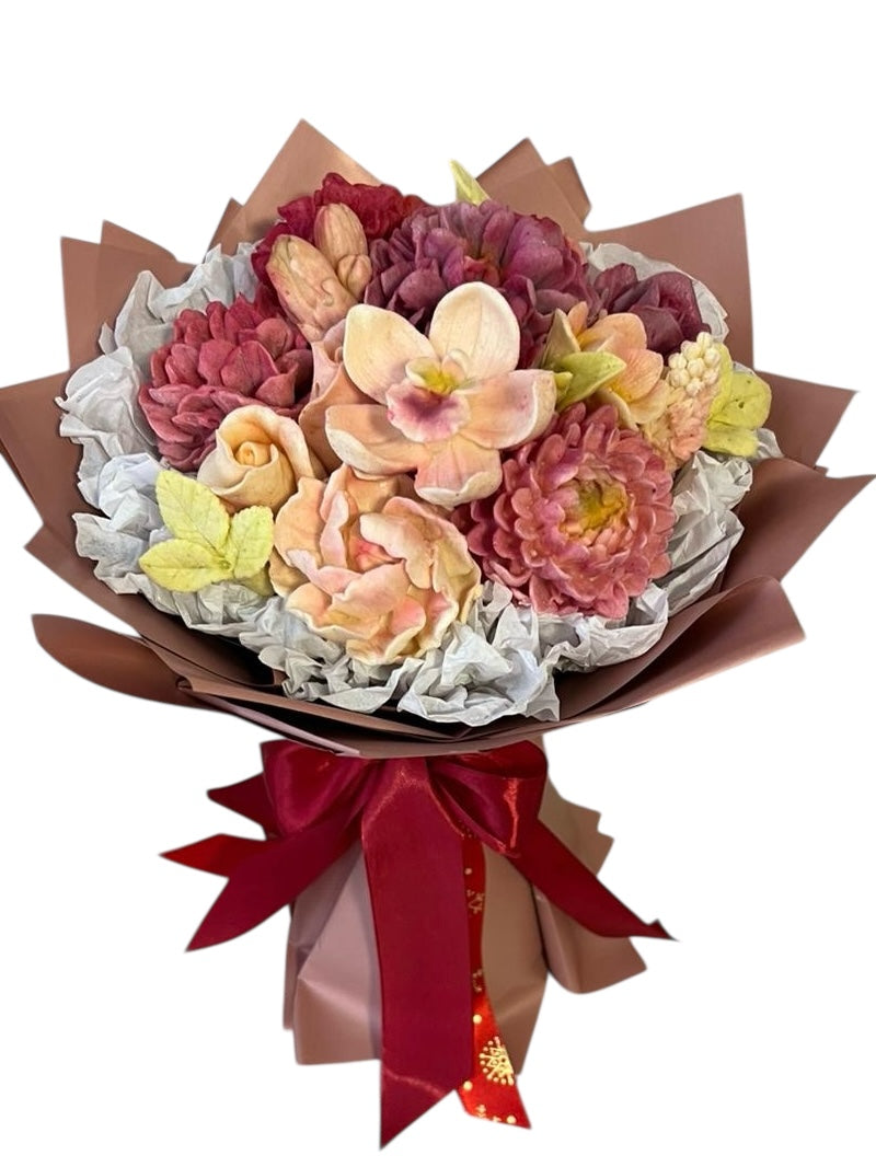 Buchet comestibil din marshmallow – flori în nuanțe calde de roz și piersică