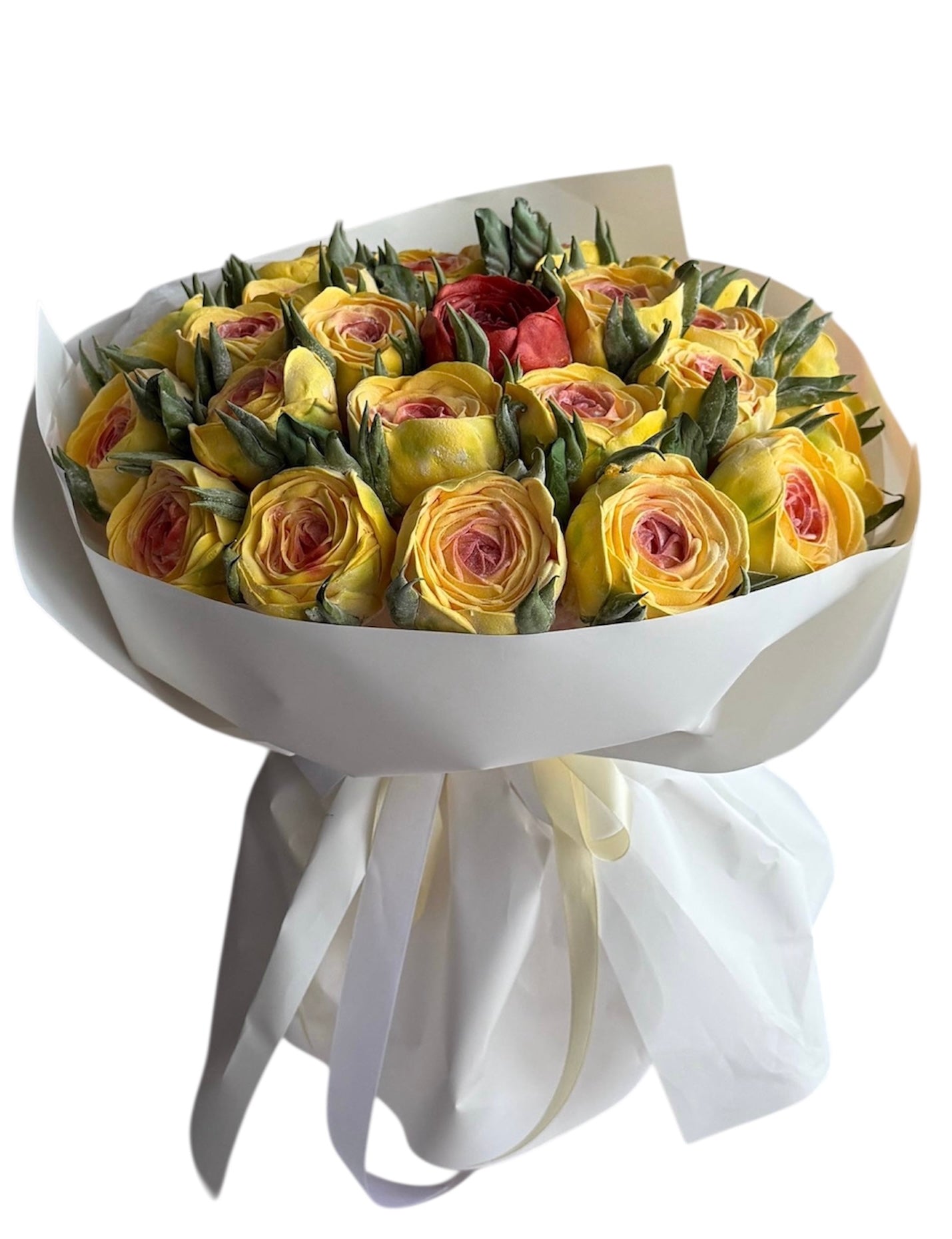 Buchet  din marshmallow – trandafiri galbeni cu trandafir roșu central